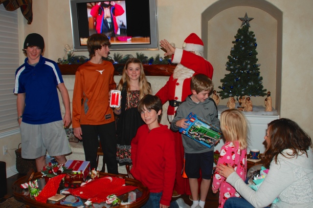 2013-12-23 21-16-33 Hildebrand Christmas.jpg